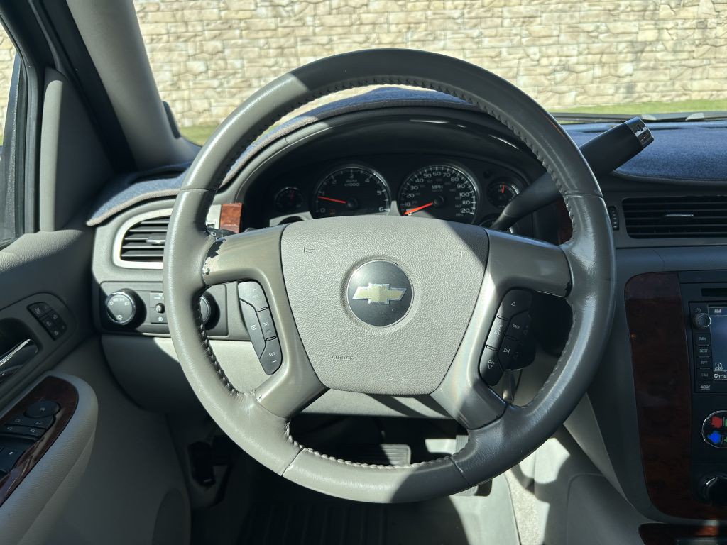 2009 Chevrolet Suburban Image 20