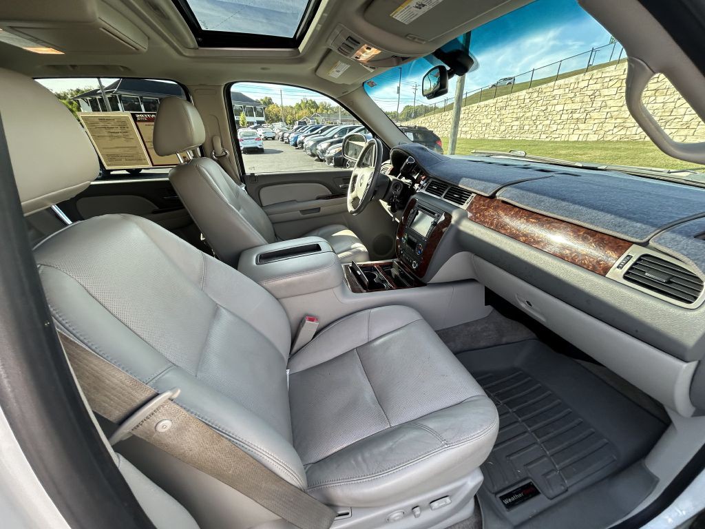 2009 Chevrolet Suburban Image 22