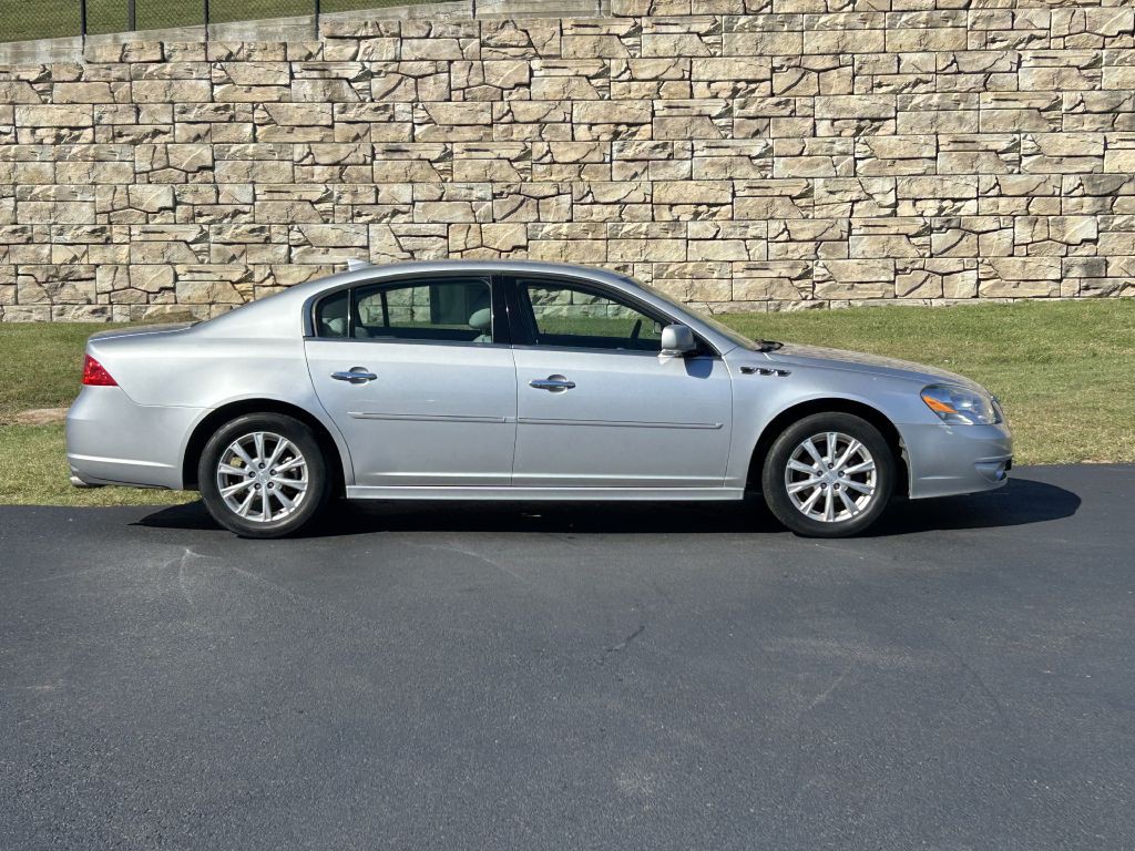 2011 Buick Lucerne Image 3
