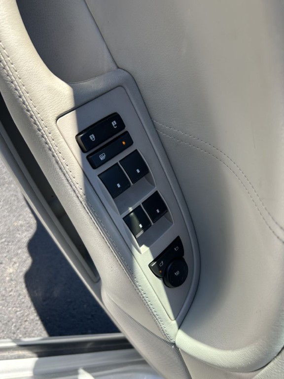 2011 Buick Lucerne Image 7