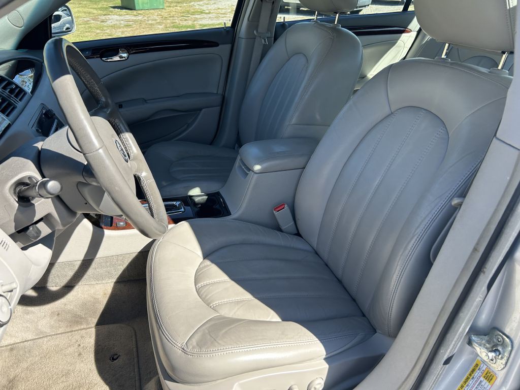 2011 Buick Lucerne Image 8