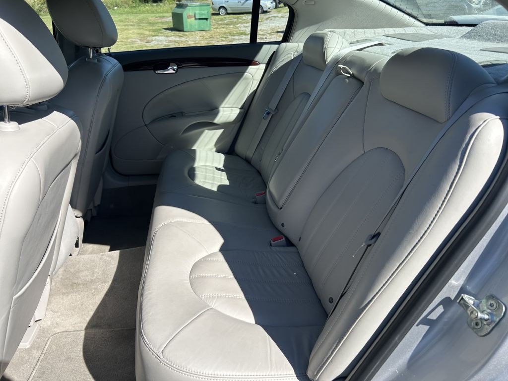 2011 Buick Lucerne Image 11