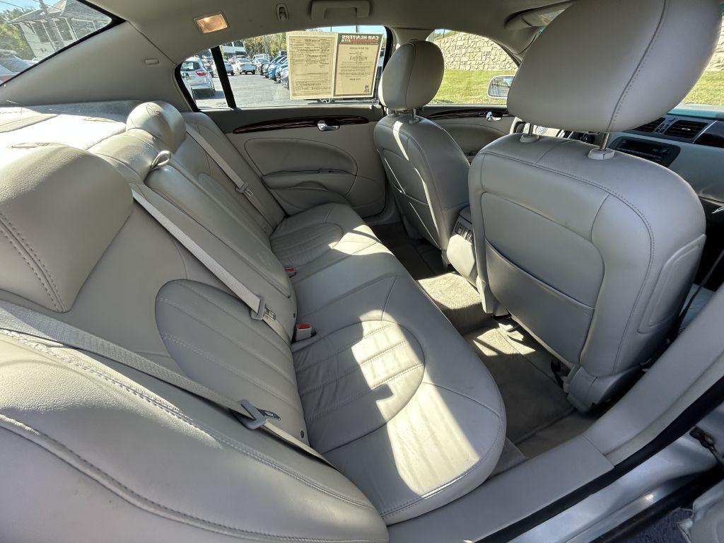 2011 Buick Lucerne Image 13