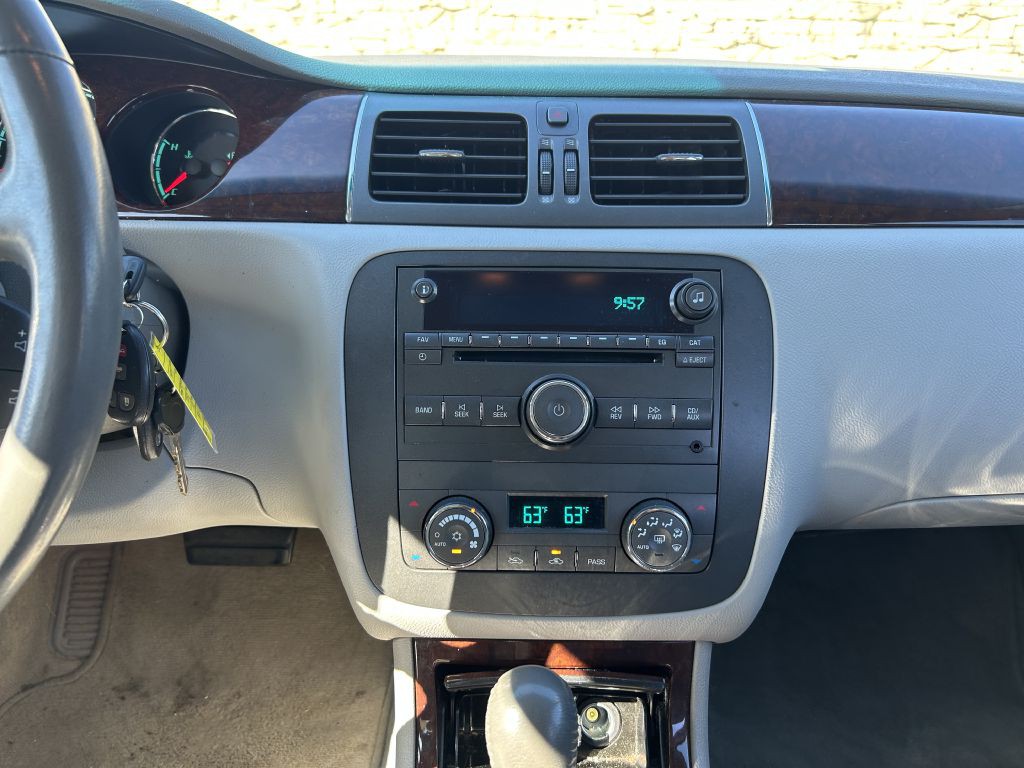 2011 Buick Lucerne Image 15