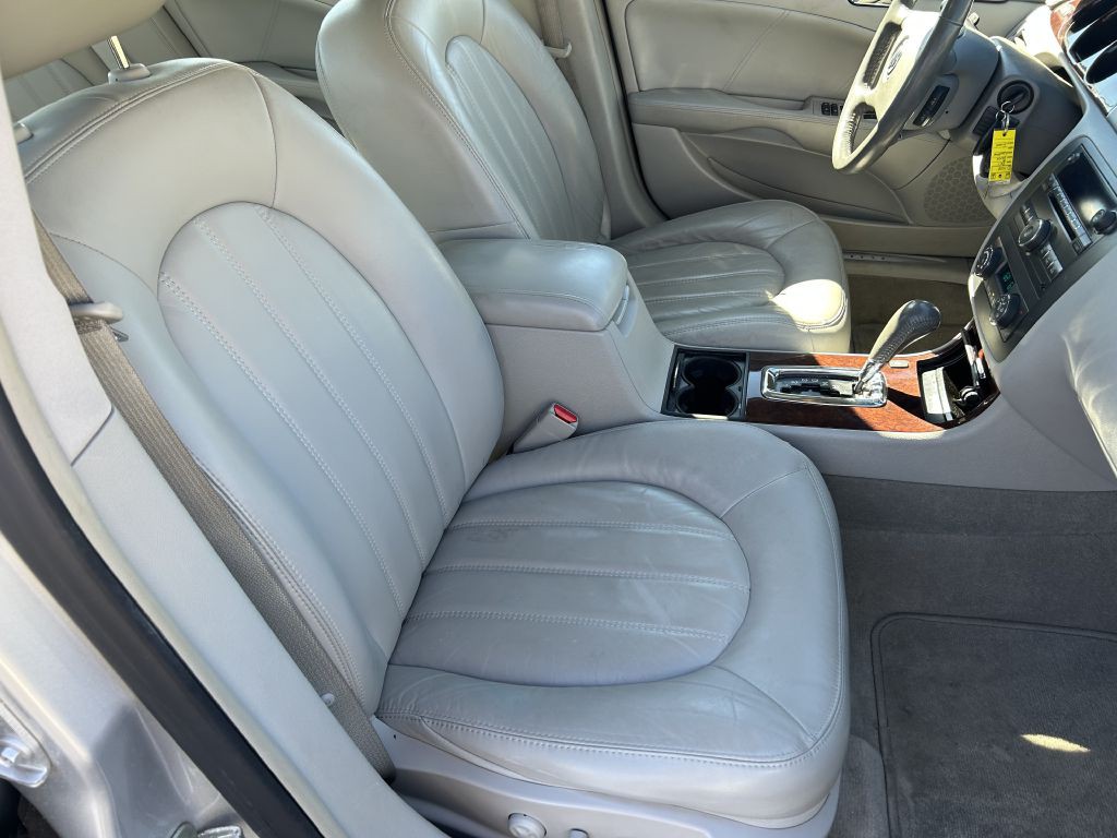 2011 Buick Lucerne Image 17