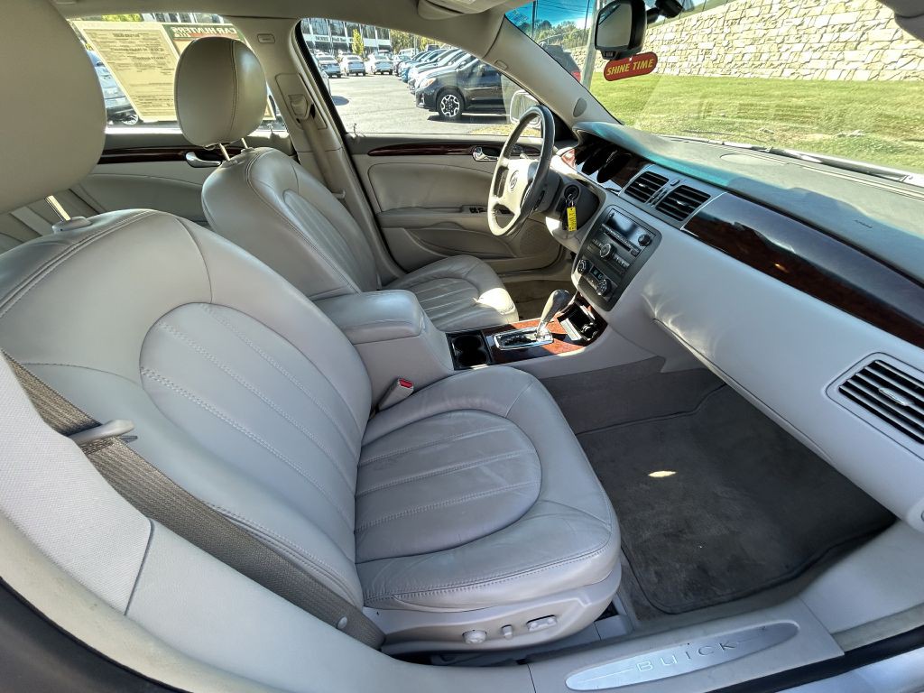 2011 Buick Lucerne Image 18