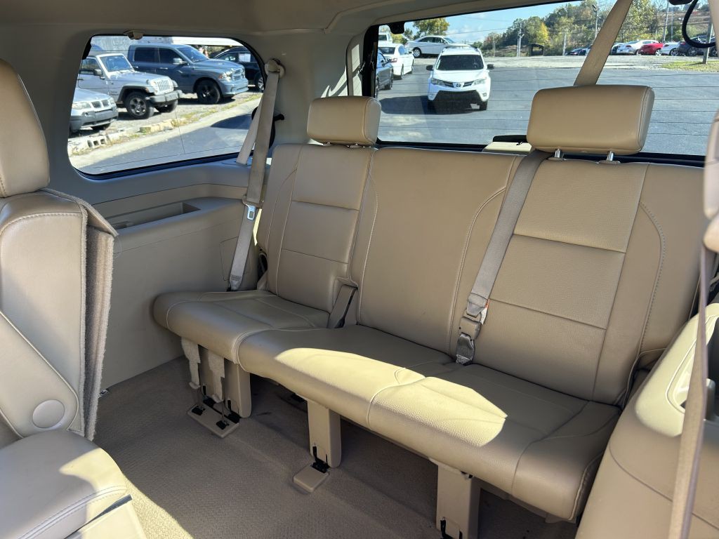 2015 Nissan Armada Image 13