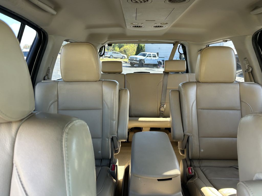 2015 Nissan Armada Image 24