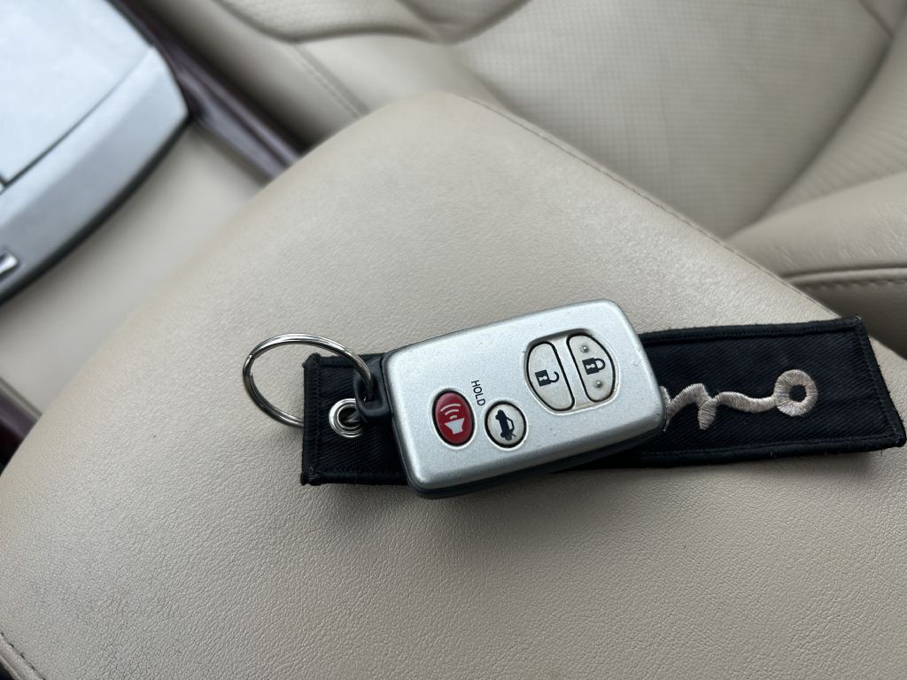 2008 Toyota Avalon Image 22