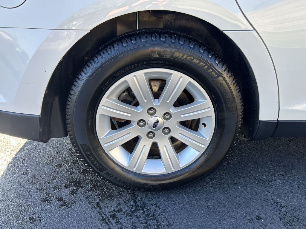 2012 Ford Taurus Image 6