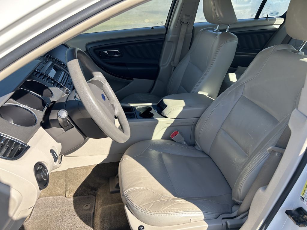 2012 Ford Taurus Image 8