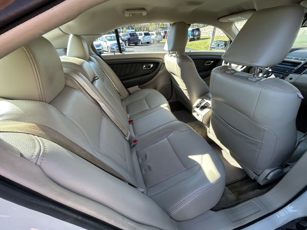 2012 Ford Taurus Image 13