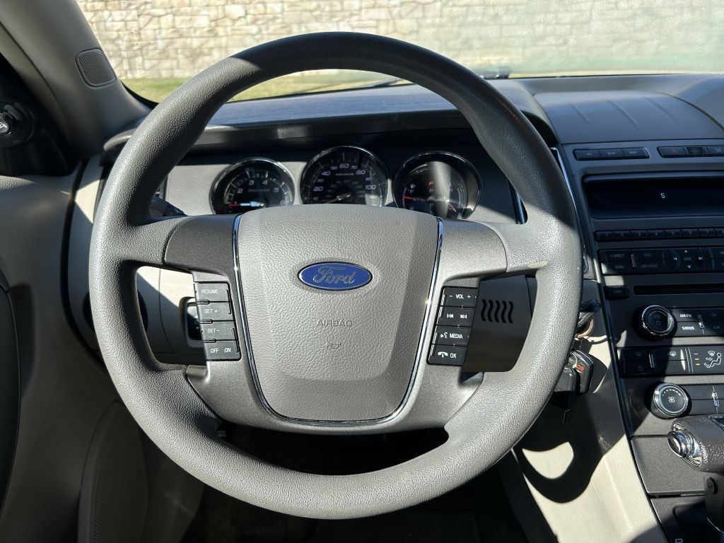 2012 Ford Taurus Image 16