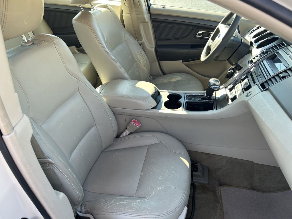 2012 Ford Taurus Image 17