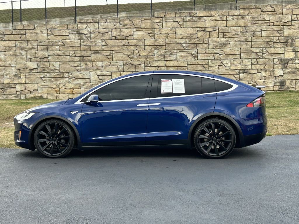 2016 Tesla Model X Image 2