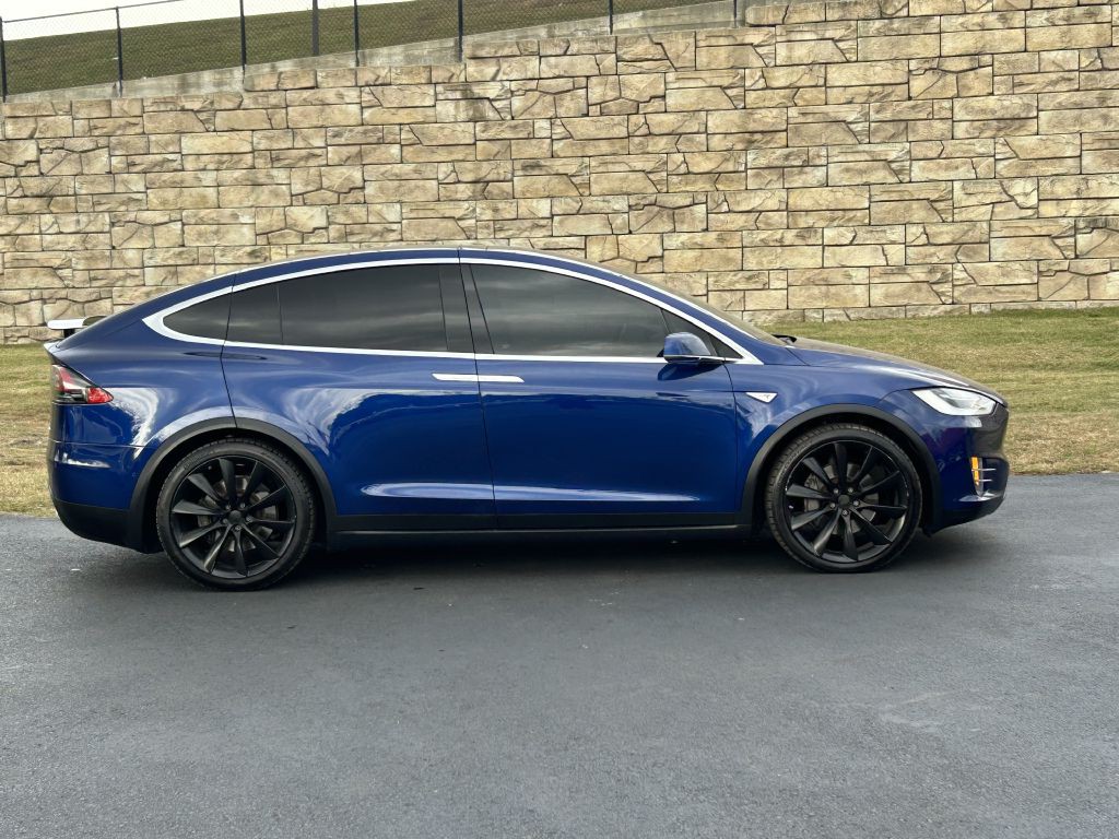 2016 Tesla Model X Image 3