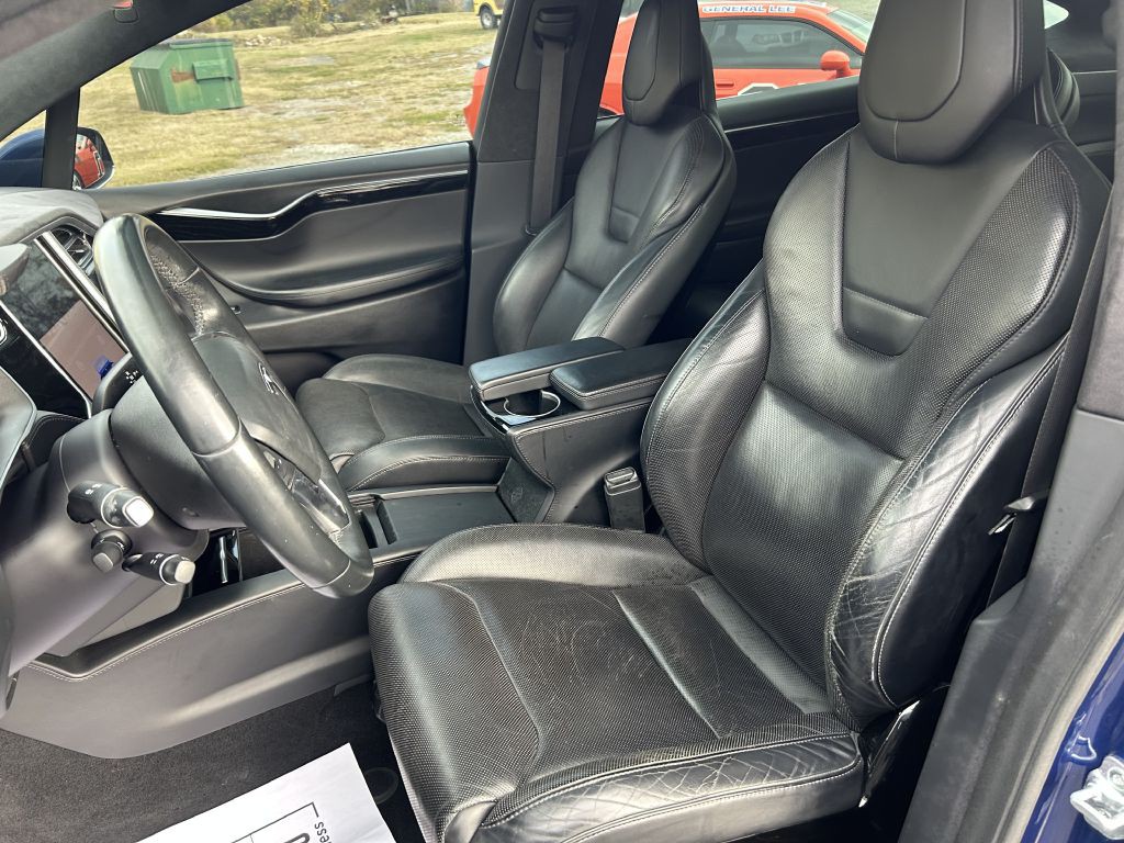 2016 Tesla Model X Image 8