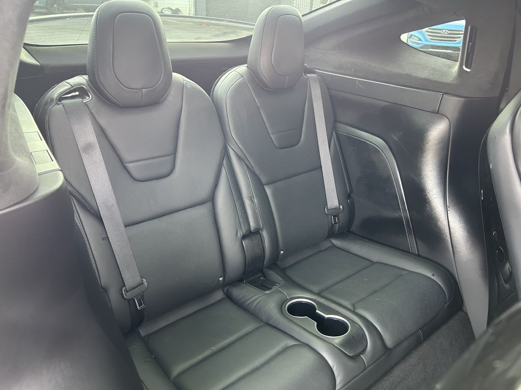 2016 Tesla Model X Image 14