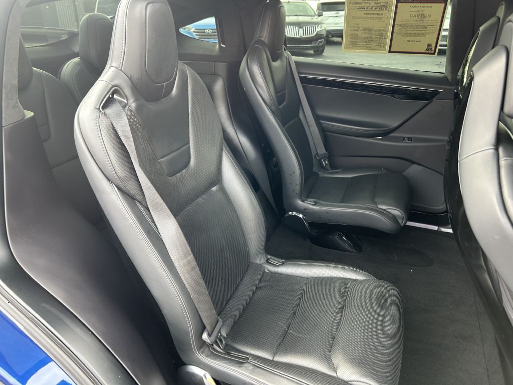 2016 Tesla Model X Image 15