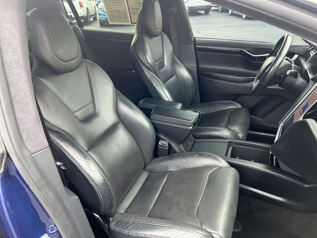 2016 Tesla Model X Image 20