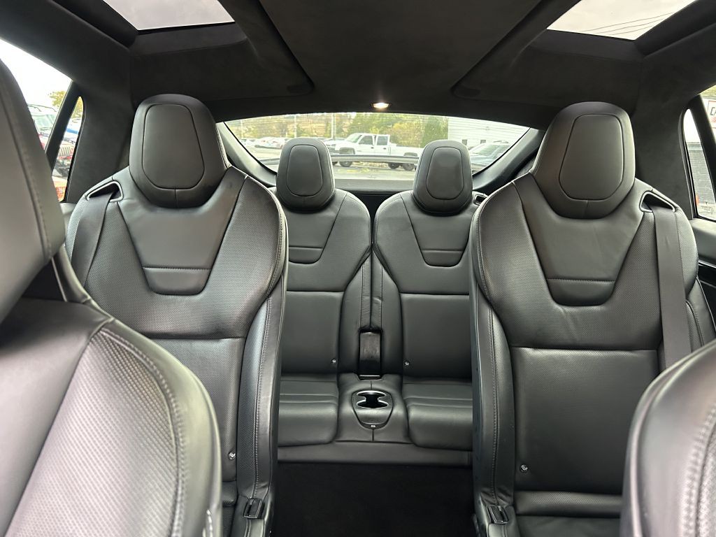2016 Tesla Model X Image 22