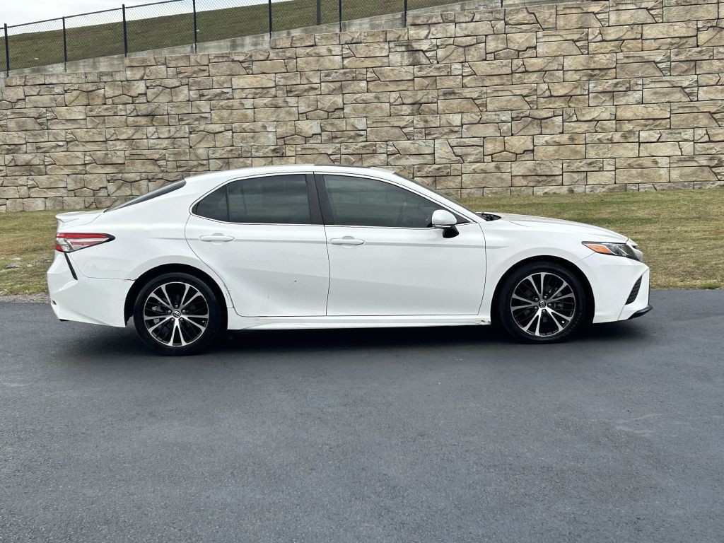 2018 Toyota Camry Image 3