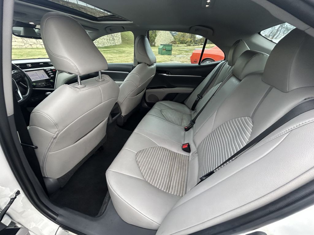 2018 Toyota Camry Image 11