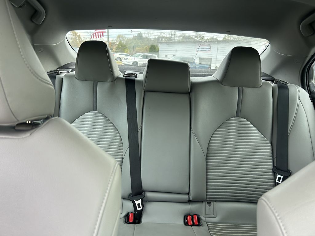 2018 Toyota Camry Image 20