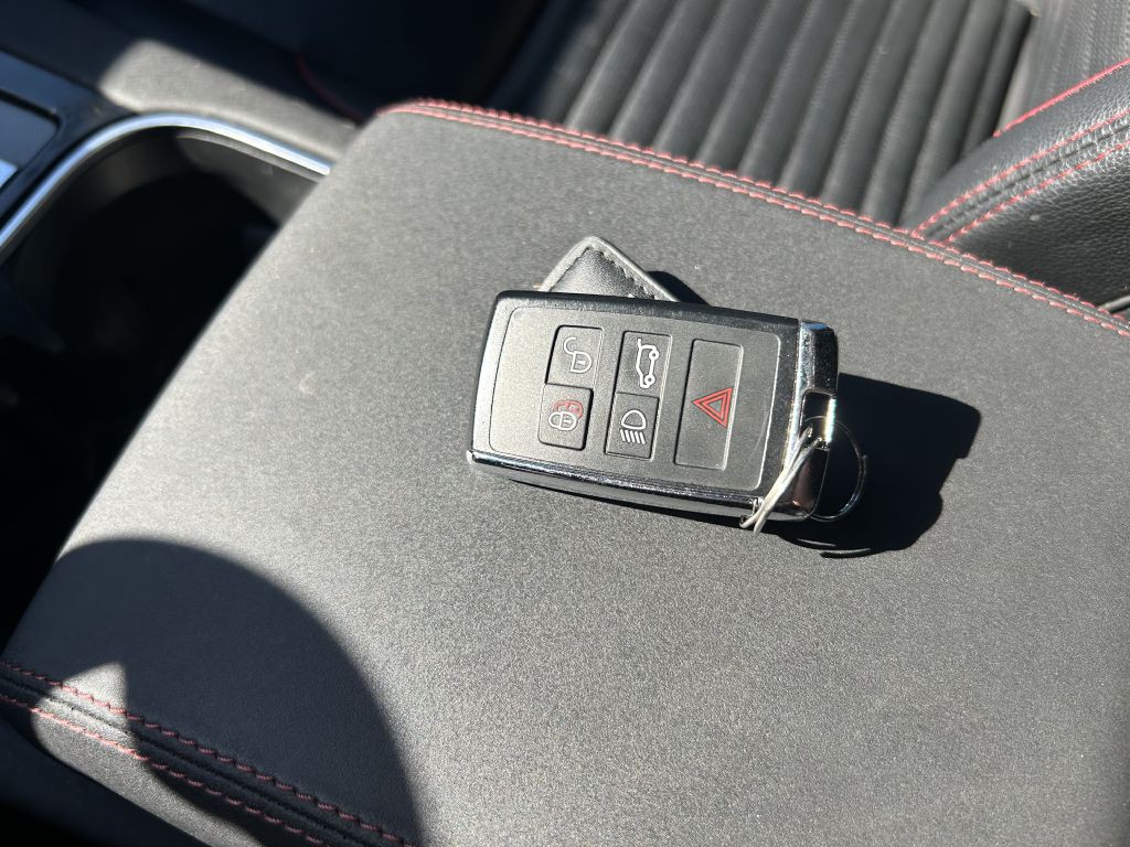 2020 Land Rover Discovery Sport Image 23