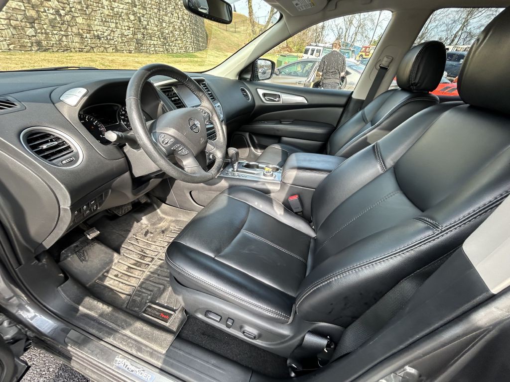 2018 Nissan Pathfinder Image 9