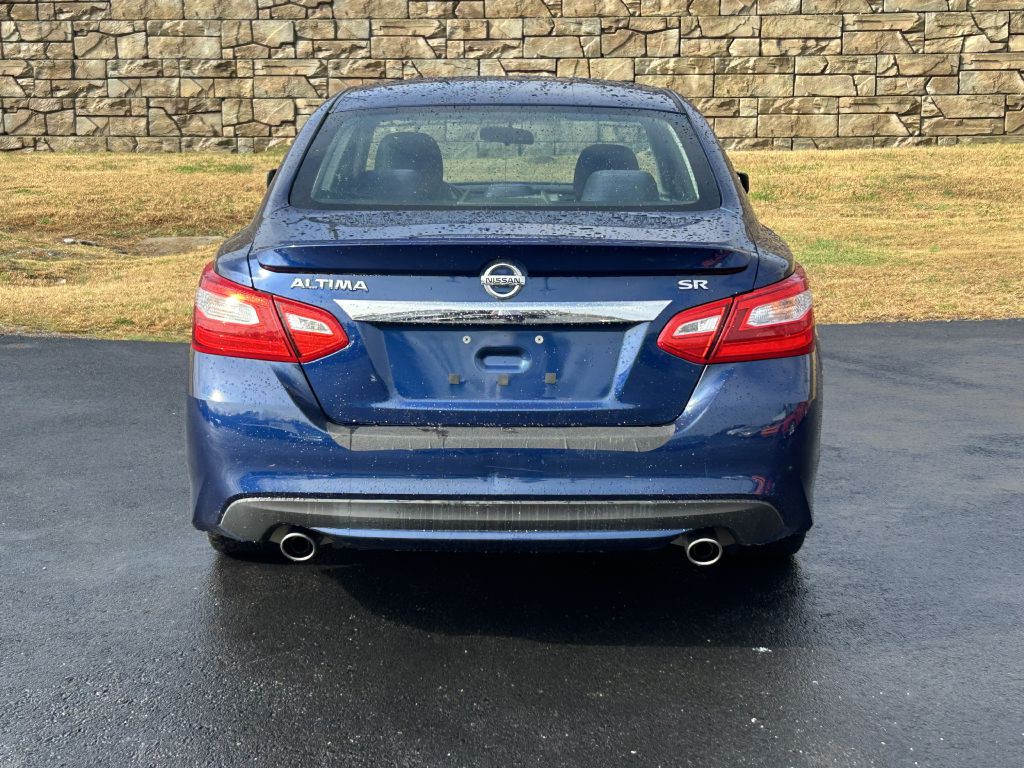 2016 Nissan Altima Image 5