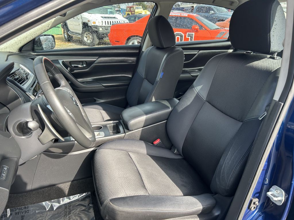 2016 Nissan Altima Image 8
