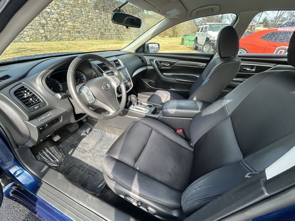 2016 Nissan Altima Image 9