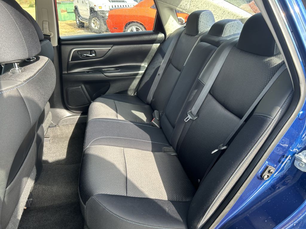 2016 Nissan Altima Image 11
