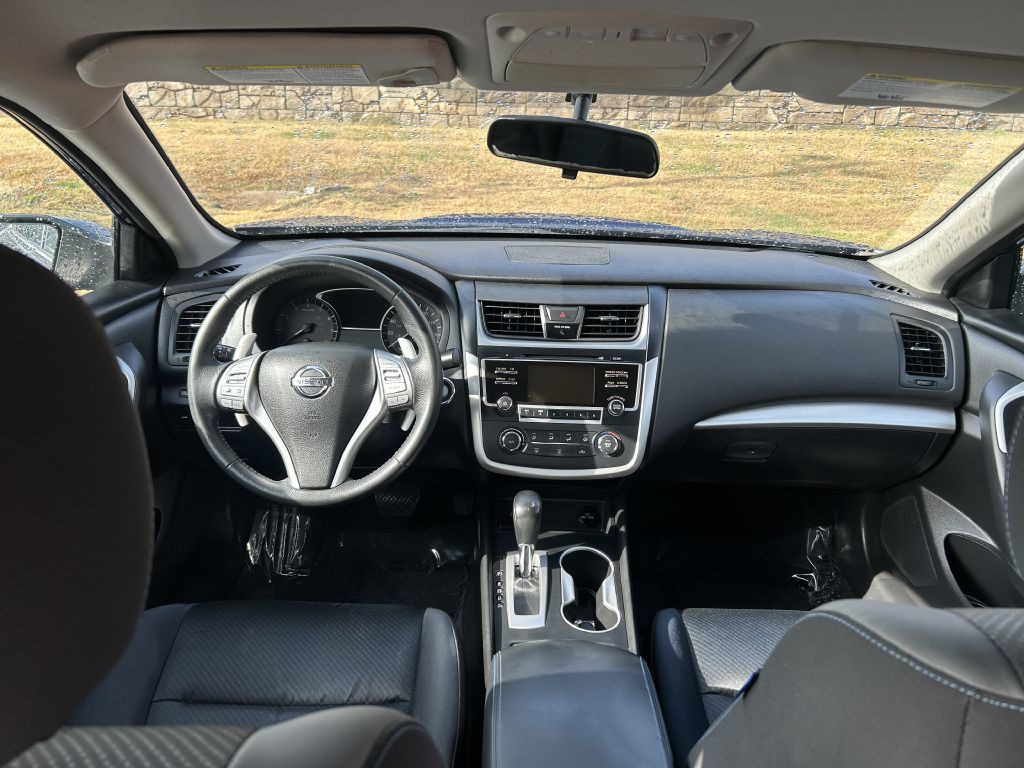 2016 Nissan Altima Image 14