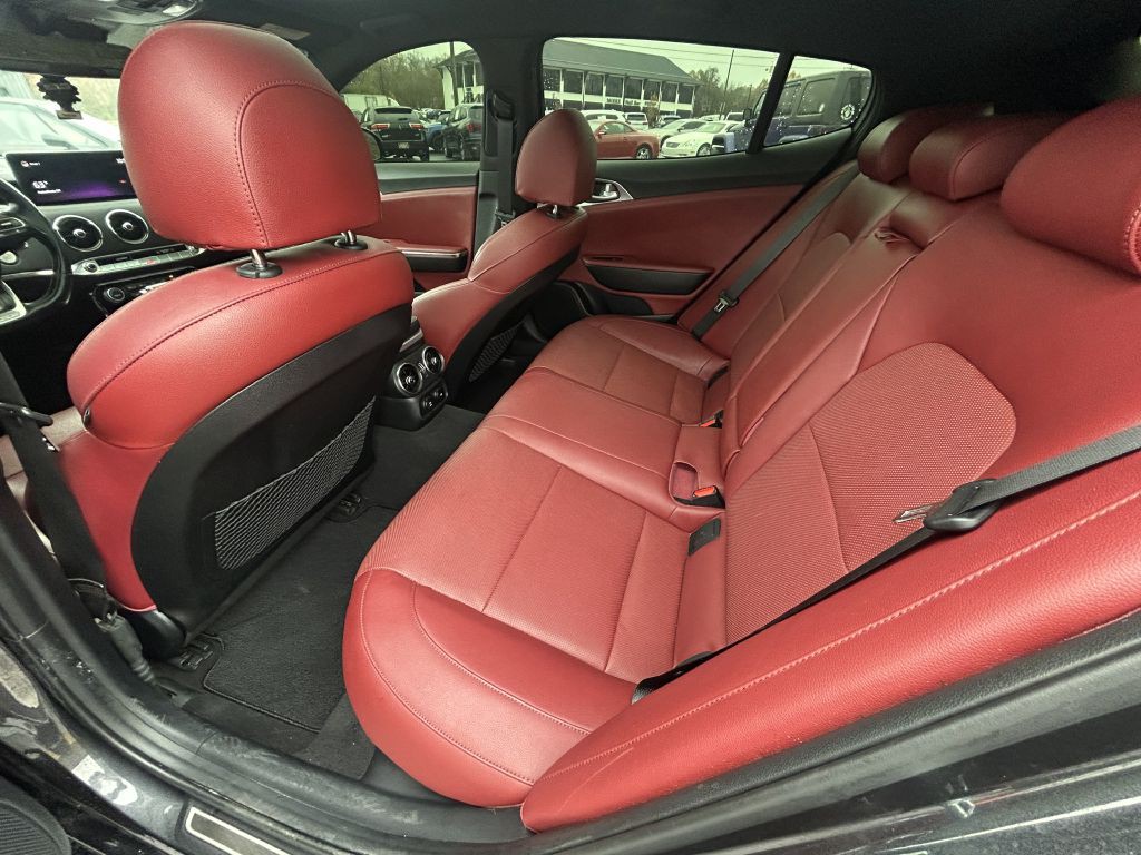 2022 Kia Stinger Image 10