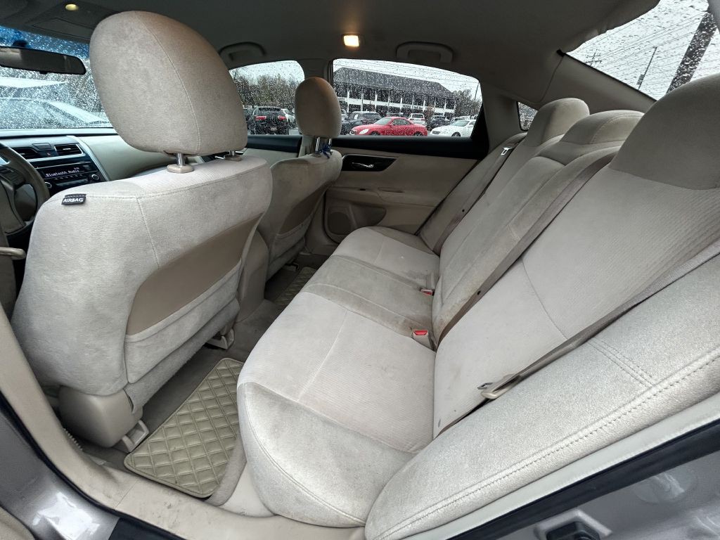 2013 Nissan Altima Image 10
