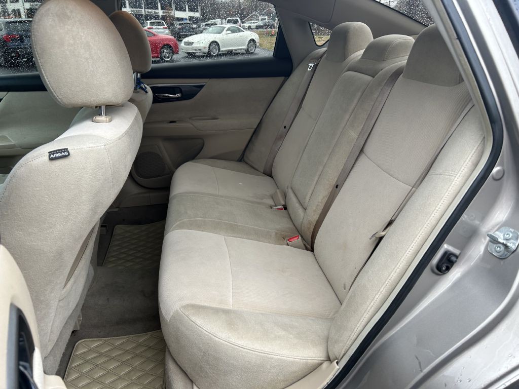 2013 Nissan Altima Image 11