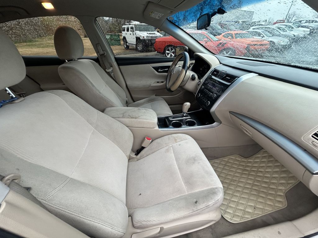 2013 Nissan Altima Image 18