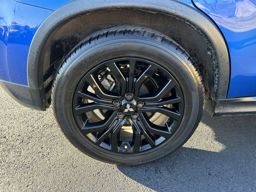 2018 Mitsubishi Outlander Image 6