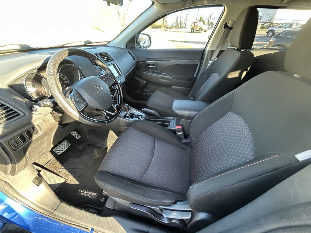 2018 Mitsubishi Outlander Image 9