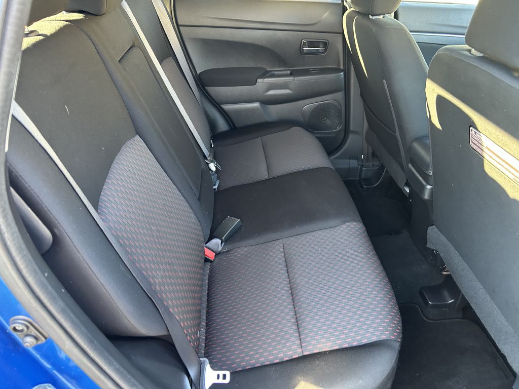 2018 Mitsubishi Outlander Image 12