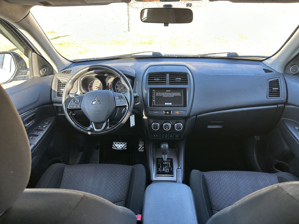 2018 Mitsubishi Outlander Image 14