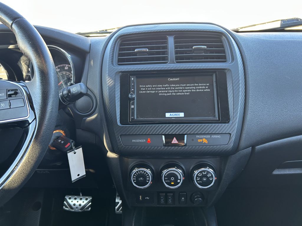 2018 Mitsubishi Outlander Image 15