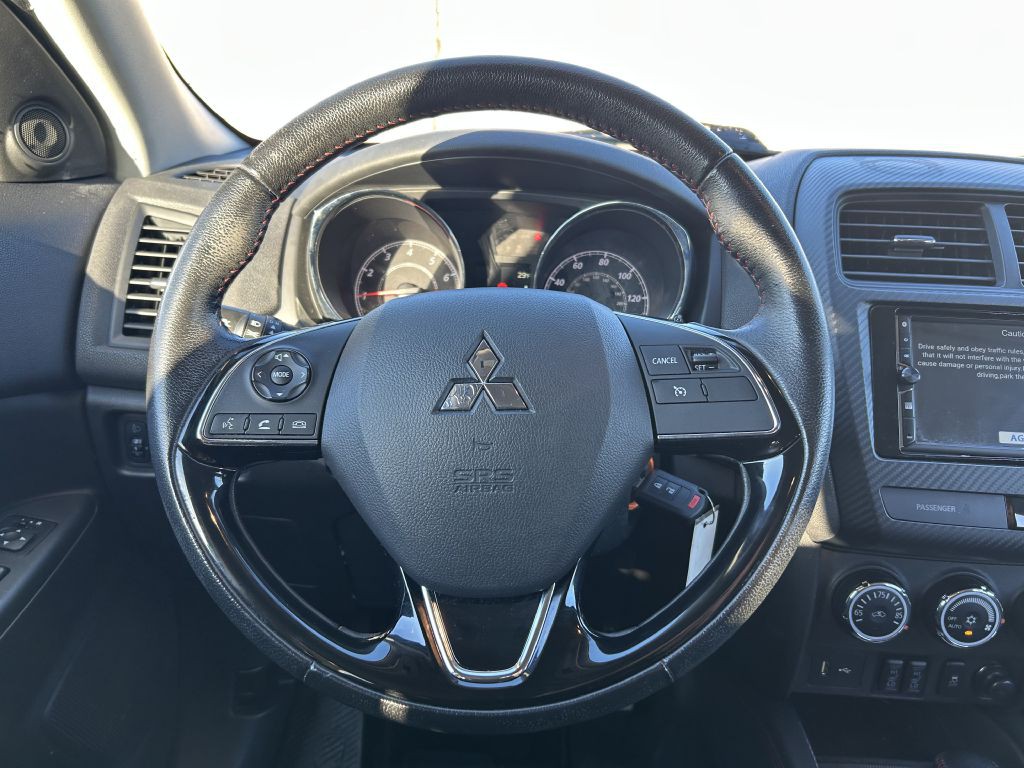2018 Mitsubishi Outlander Image 16
