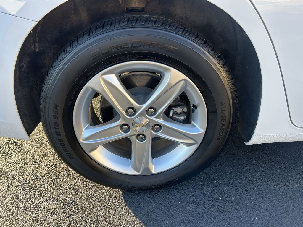 2023 Chevrolet Malibu Image 6