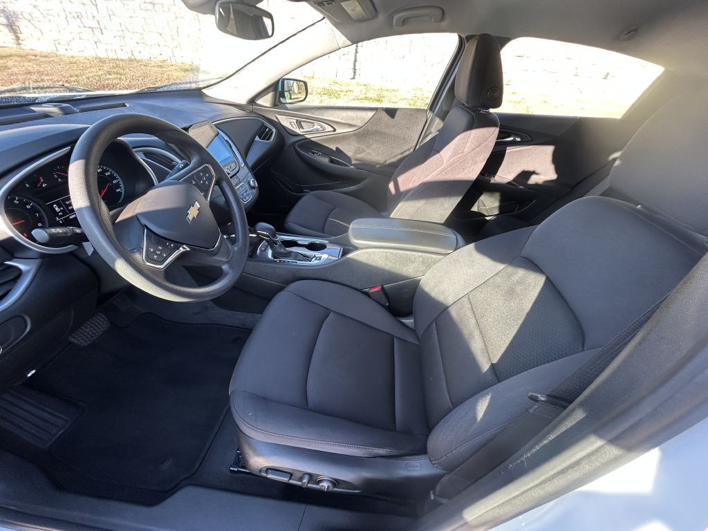 2023 Chevrolet Malibu Image 9
