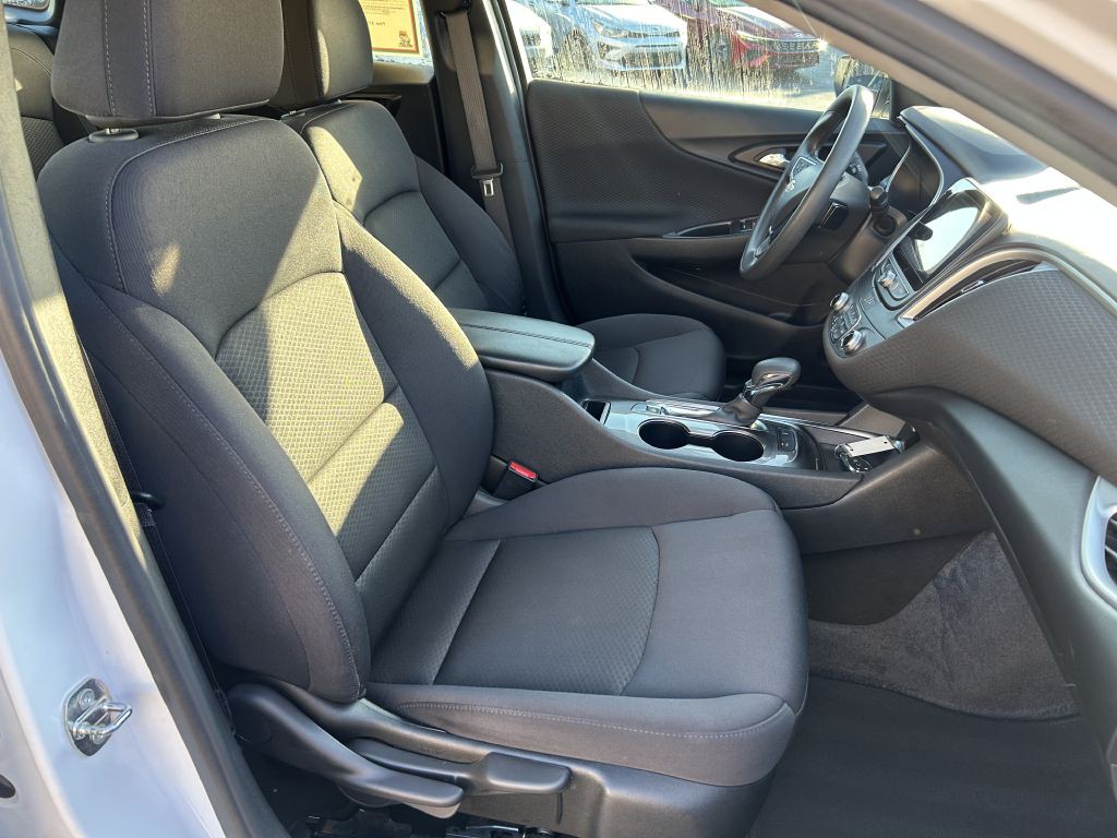 2023 Chevrolet Malibu Image 17