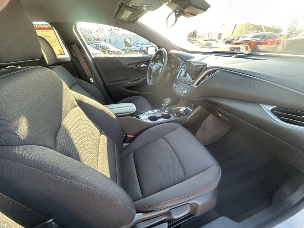 2023 Chevrolet Malibu Image 18