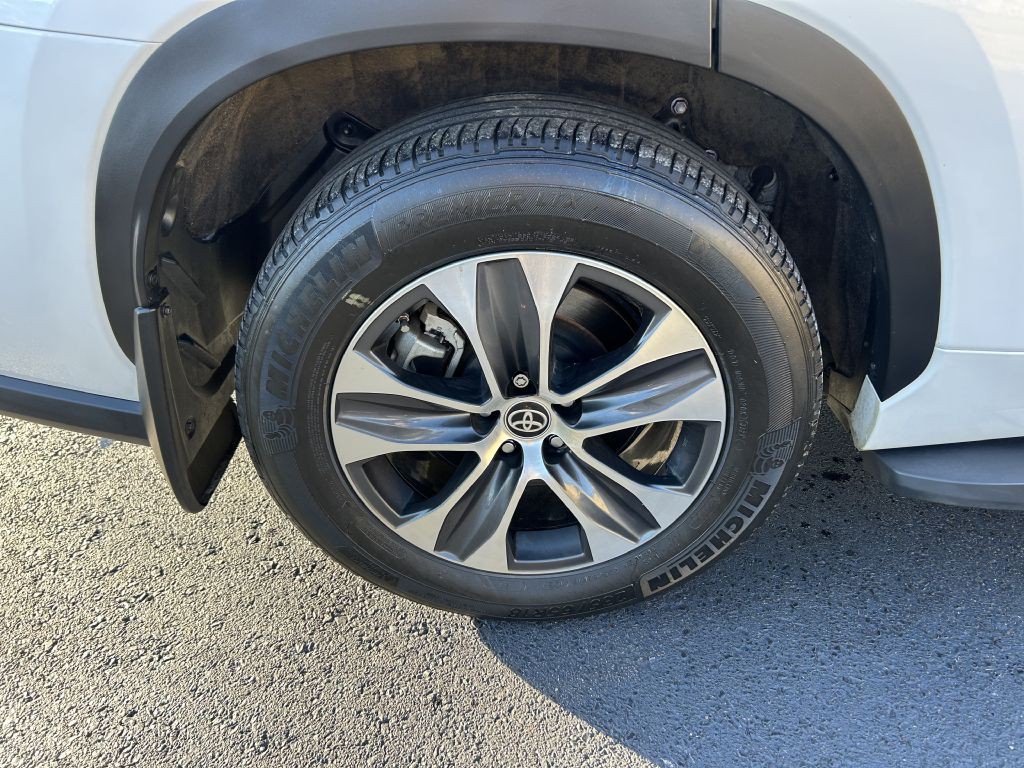 2023 Toyota Highlander Image 6